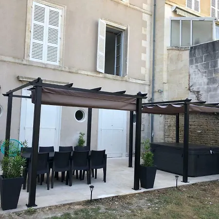 Donna Jacuzzi Jardin Billard Centre La Breche Villa