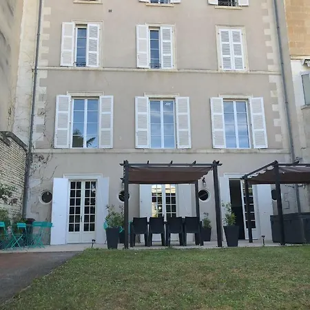 Donna Jacuzzi Jardin Billard Centre La Breche * Niort